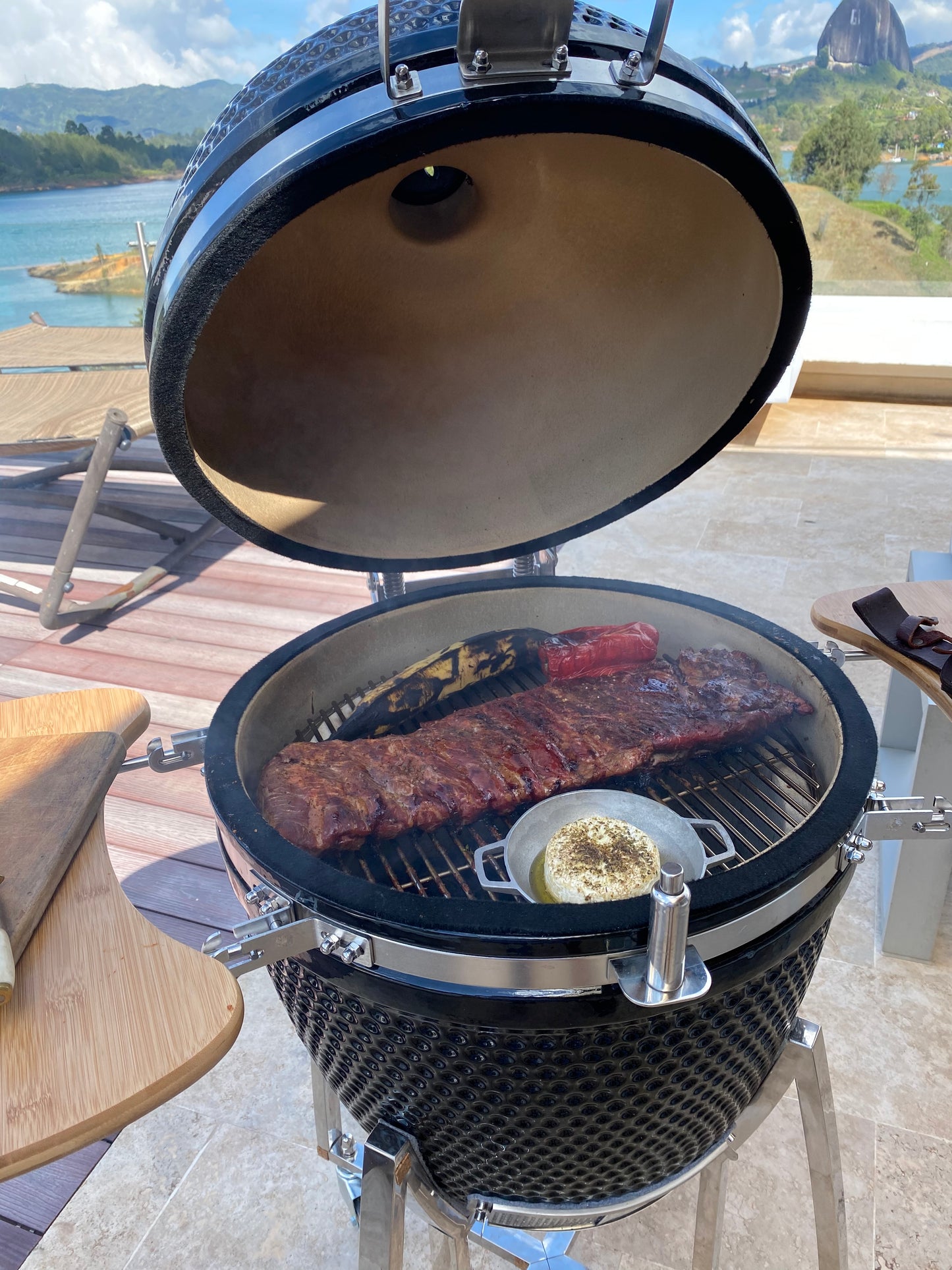 KAMADO diametro 21 pulgadas (asador, horno y ahumador)