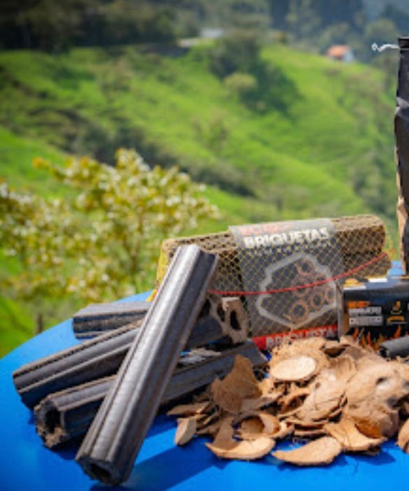 BRIQUETAS DE CASCARA DE COCO caja 6kg